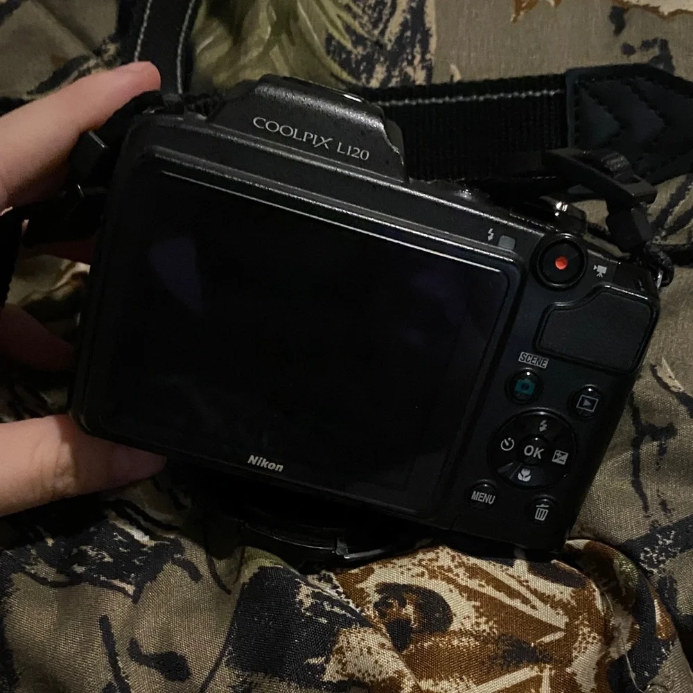 Nikon COOLPIX L120 14.1 MP Digital Camera (More in Description)